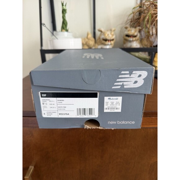 NEW BALANCE 237 size 8.5 US, Trainers White And Pastel Pink Sneaker NEW IN BOX - Picture 13 of 13